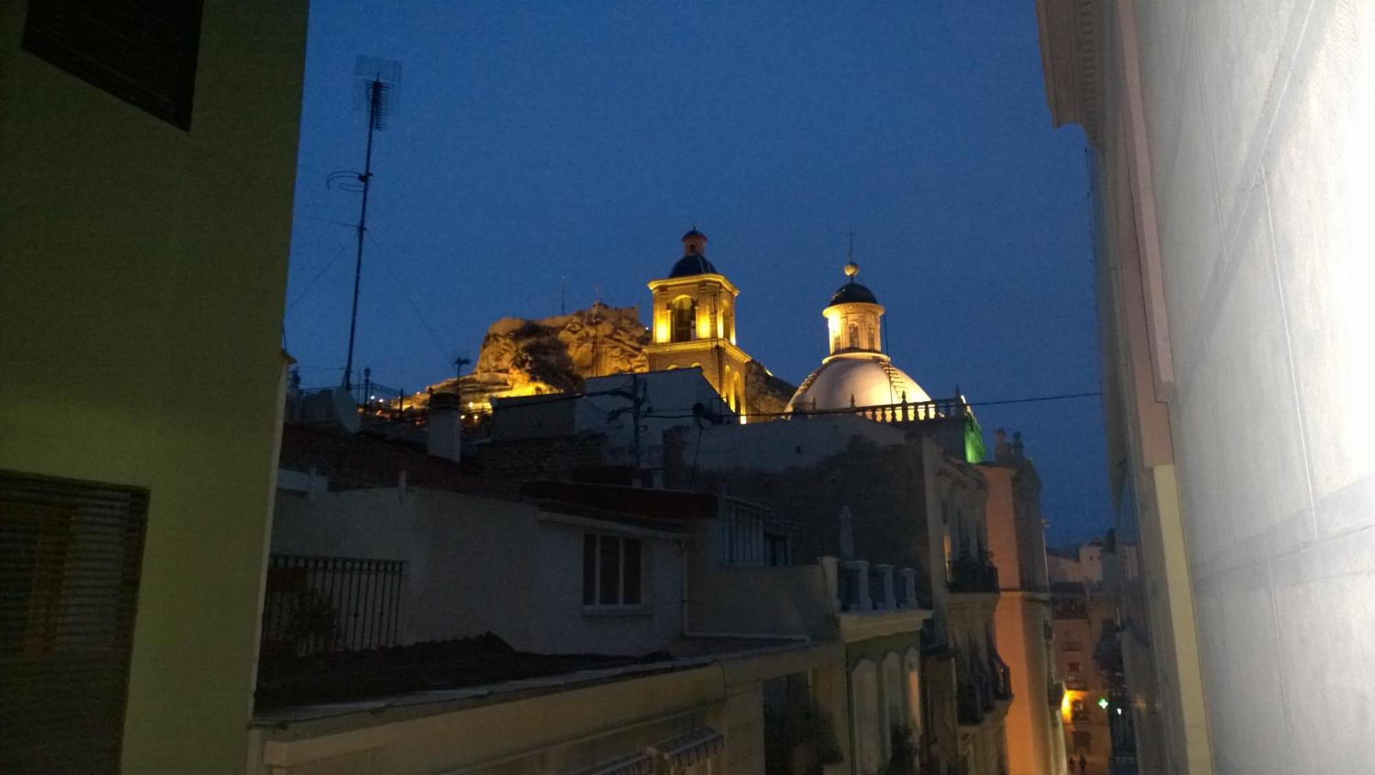 Apartamentos Boni Alicante Luaran gambar